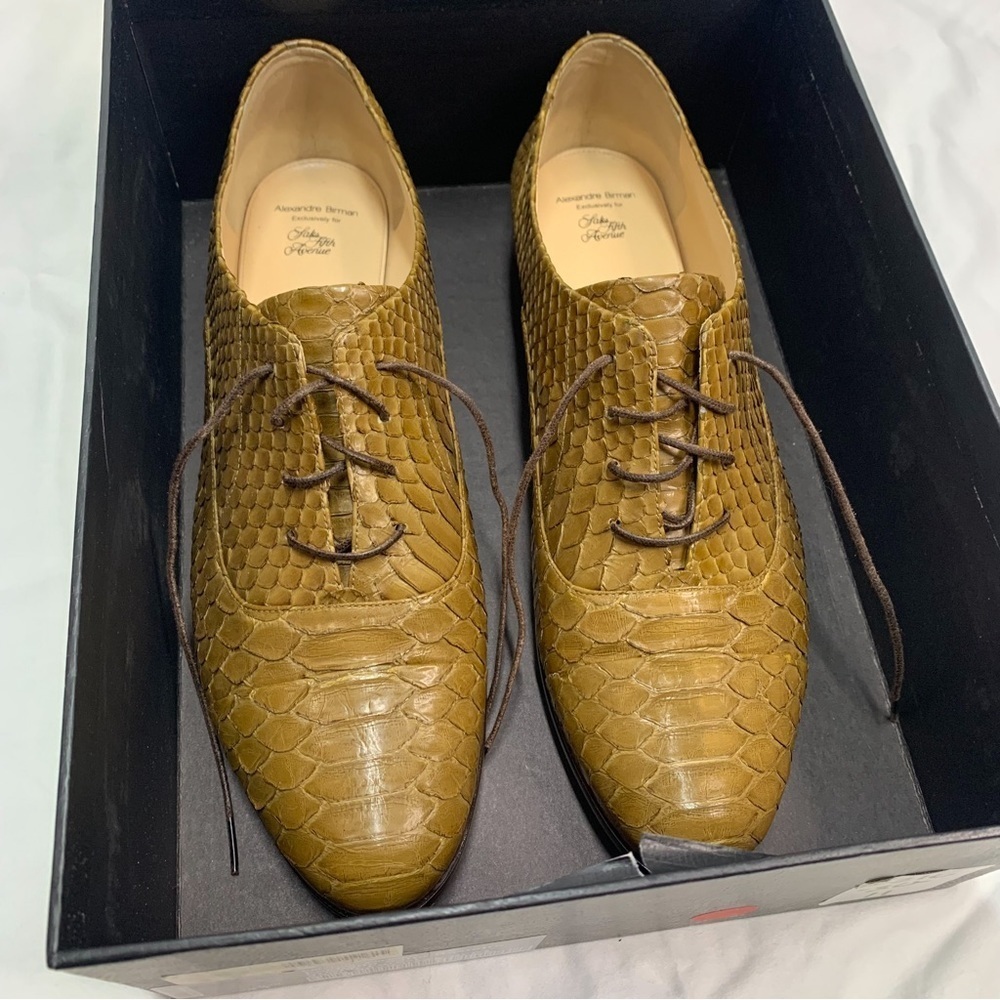 Alexandre Birman Women's Tan Snakeskin Oxford Loafers
